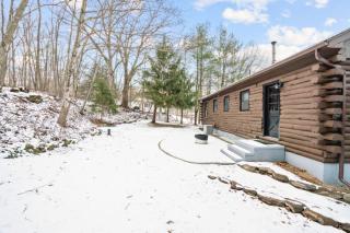 43 - Modern Luxury Log Cabin Retreat W. Fire Pit - 2