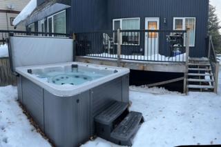 3BR Oasis Private Hot Tub and Sauna Walk to Ski Hill - 8