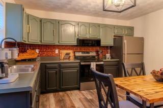 The Mountain Magnolia-Hot Tub on Private Deck - 5