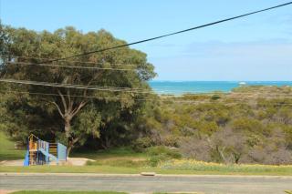 Brandis Beach House - 6