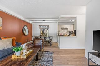 Stampede Modern downtown Condo Spacious 2BR - 4