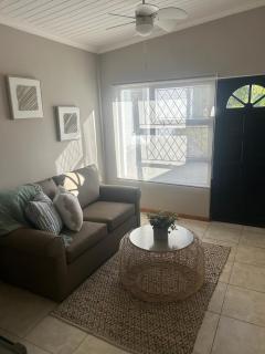 The College Suite, Mill Park - 8