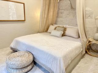 Tropical Balinese Villa with Private Pool - 9