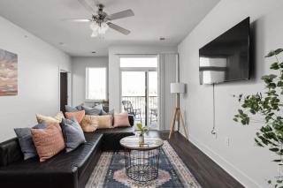 Cozysuites Spacious 2BR next to Whole Foods - 9