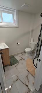 Private 2BR Suite With Parking Minutes Near Ottawa Airport - Ottawa - 1