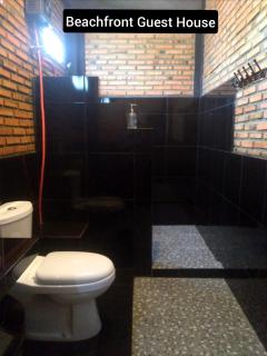 Beachfront Guest House Pacitan - 4