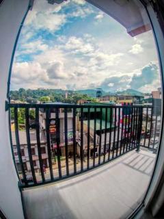 Black And White Kandy Hostel And Rooms - 6