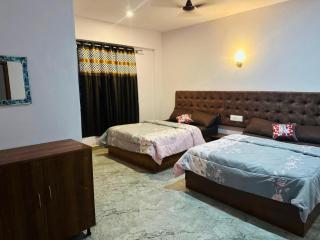 The Royal Palace & KGN Rooms & Restaurants - 4