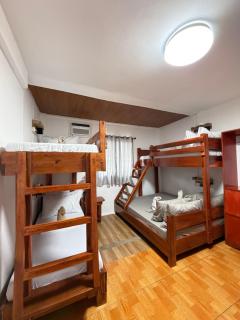 Aquaholik Traveler's Lodge - 7