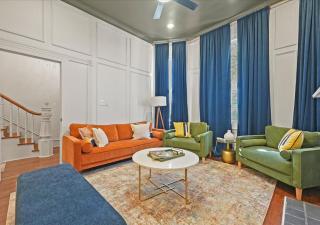 Chic Pink Villa by NestNGo Escapes with 2 car private parking - 0