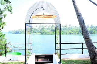 Orchid Lake View Resort - 8