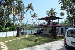Orchid Lake View Resort - 9