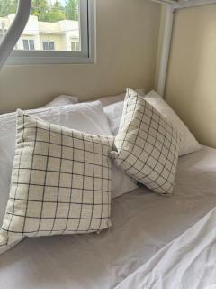 BLJ Homes - 2BR Entire Home with 2 Bathrooms, Kitchen, and Carpark - 2