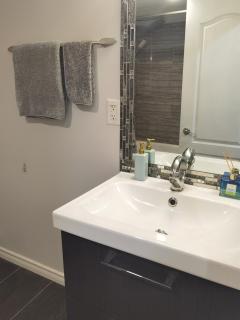 Cozy Suite! Separate Entry, 1 Parking - 1