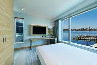 Doubletree By Hilton Perth Waterfront - 1