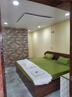 Hotel Omkar Residency - 8
