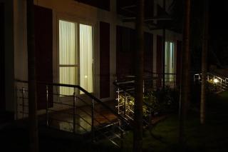 Salt Water Sanctuary - 5