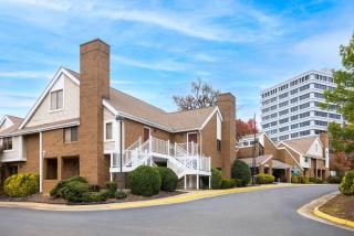Tysons Corner Suites, A Baymont by Wyndham - 9