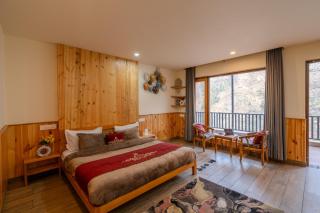 SaffronStays Tirthan House - Balcony View - 2