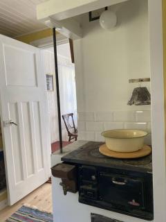 Our classic red cottage in the woods - 8