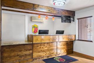 Super 8 by Wyndham Baker City - 6