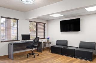 Super 8 by Wyndham Baker City - 5