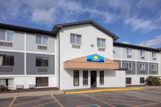 Days Inn by Wyndham Omaha - West Dodge - 9