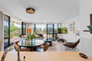 The Sunset Lounge- Directly opposite Clarkes Beach - 9