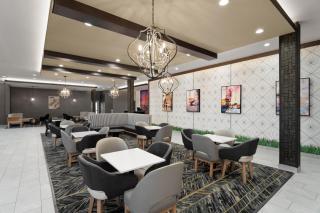 La Quinta Inn & Suites by Wyndham Olive Branch - 7