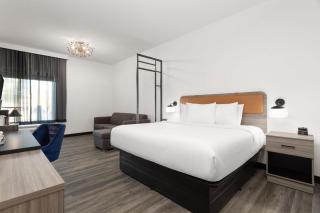 La Quinta Inn & Suites by Wyndham Olive Branch - 2