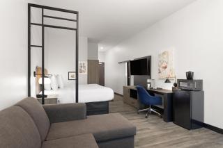 La Quinta Inn & Suites by Wyndham Olive Branch - 3