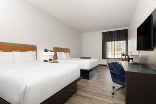 La Quinta Inn & Suites by Wyndham Olive Branch - 1