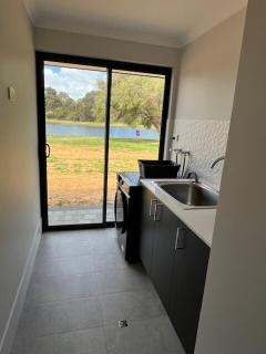 Family Farmhouse by the Lake - Wilyabrup - 8