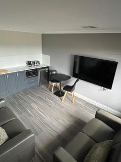 Family Farmhouse by the Lake - 1