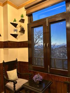 The Mall Ethos - On Mall Road - Kitchen - Sleeps 4 - 4