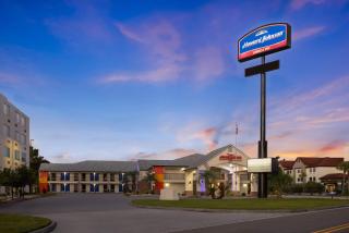 Howard Johnson by Wyndham Savannah GA - 3