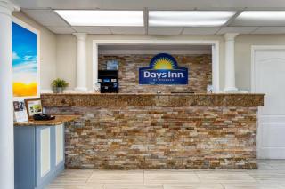 Days Inn by Wyndham Fort Myers Springs Resort - Estero - 8