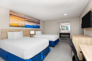 Days Inn by Wyndham Fort Myers Springs Resort - Estero - 4
