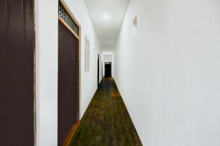 Hotel O White House Hotel - 2