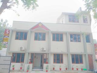 Hotel O S Town Guest House - 7