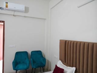 Hotel O S Town Guest House - 1