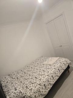 Starfluence Properties - Lovely Double Room - 3