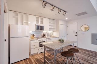 CozySuites Sky Central #24 - 2