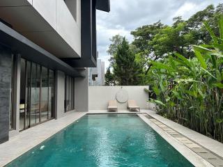 Your Luxury Villa in the South of Jakarta - 9