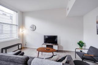 CozySuites Sky Central #9 - 8