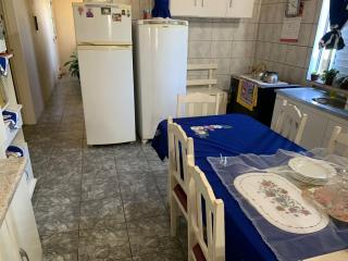 104-Casa com dois quartos, sala de estar e cozinha,Pousada HG - 1