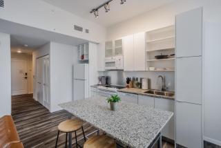 CozySuites Sky Central #21 - Cincinnati - 1