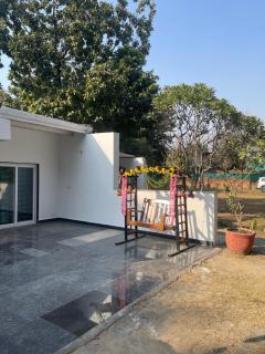 10 Minutes from Airport- Farmify - Peaceful Village Farmstay - 6