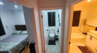 Private Room with a view, close to everything - 5