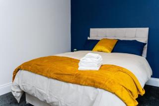 Spacious Stay With Parking and Easy A1 and City Access - 5